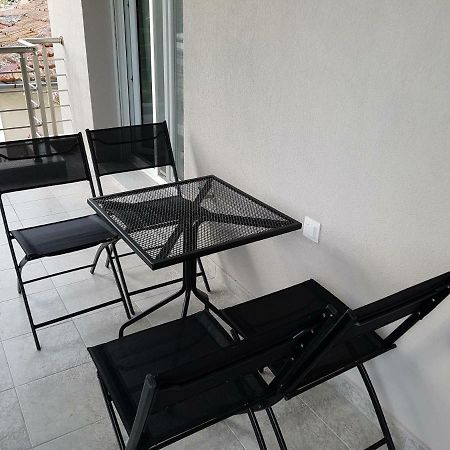Fantastic Four Apartments Neo Epivates Exterior photo