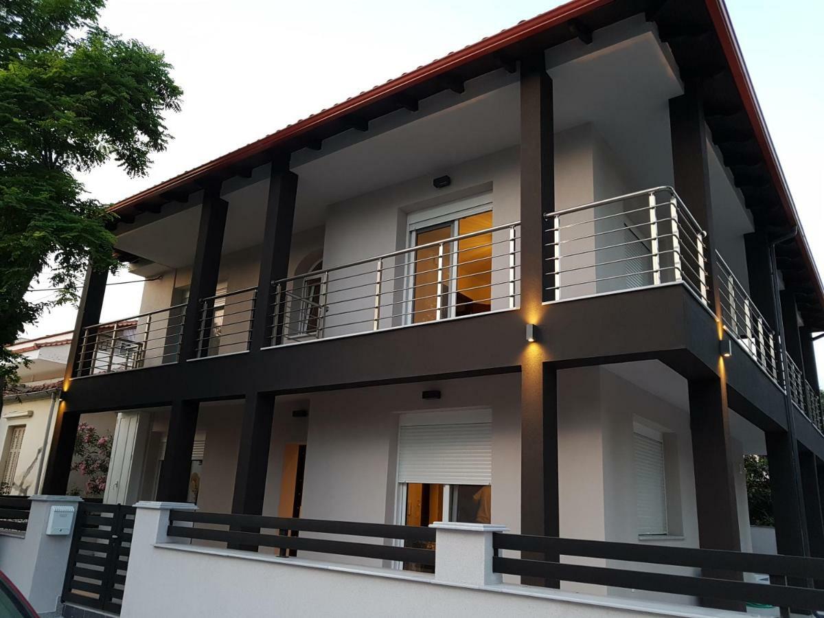 Fantastic Four Apartments Neo Epivates Exterior photo