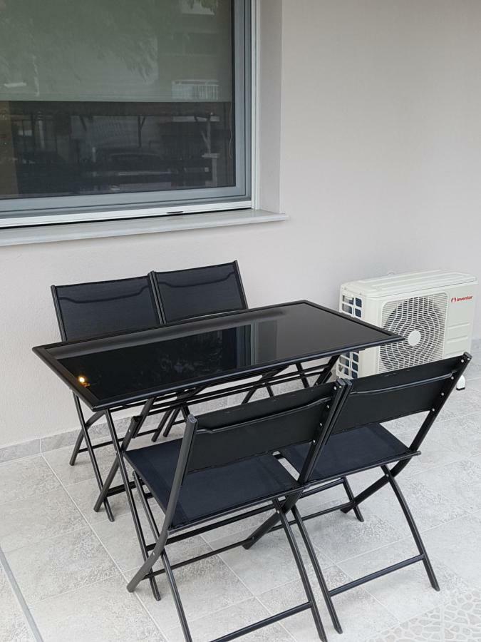 Fantastic Four Apartments Neo Epivates Exterior photo