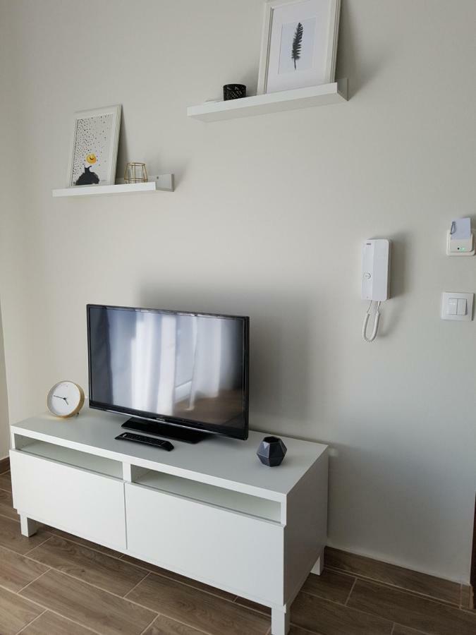 Fantastic Four Apartments Neo Epivates Exterior photo