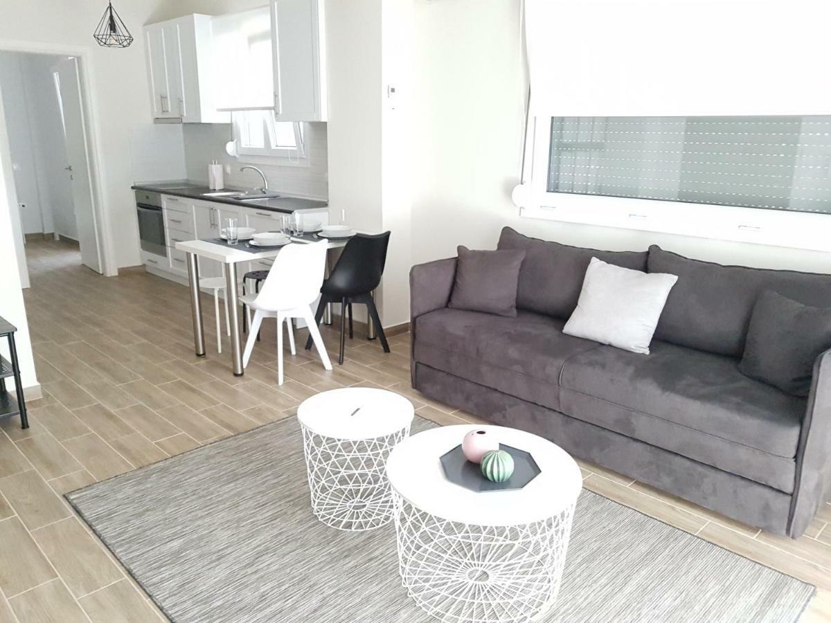 Fantastic Four Apartments Neo Epivates Exterior photo