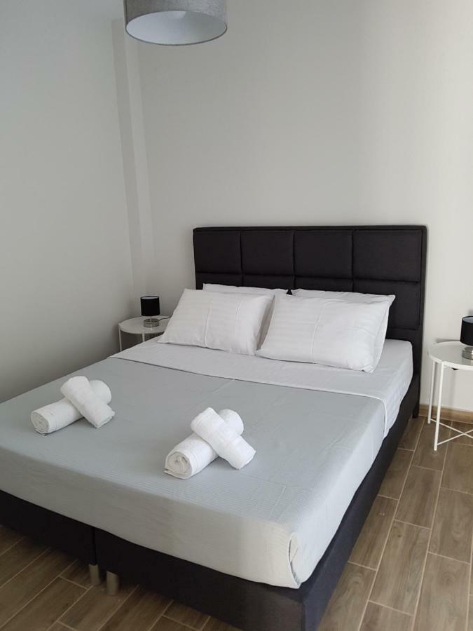 Fantastic Four Apartments Neo Epivates Exterior photo